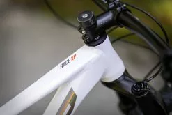 MTB Superior XP 909 Vit/svart -Trek Myyntikauppa 17016 xp 909 gloss white hologram black red 2 1200