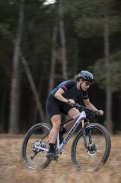 Mtb Orbea Alma H30 Turkos -Trek Myyntikauppa ALMA20shooting action1720 20Small